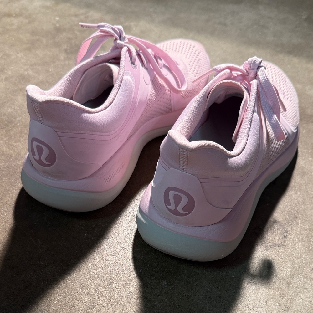Lululemon Chargefeel Low women's workout shoes in Meadowsweet Pink Size 10